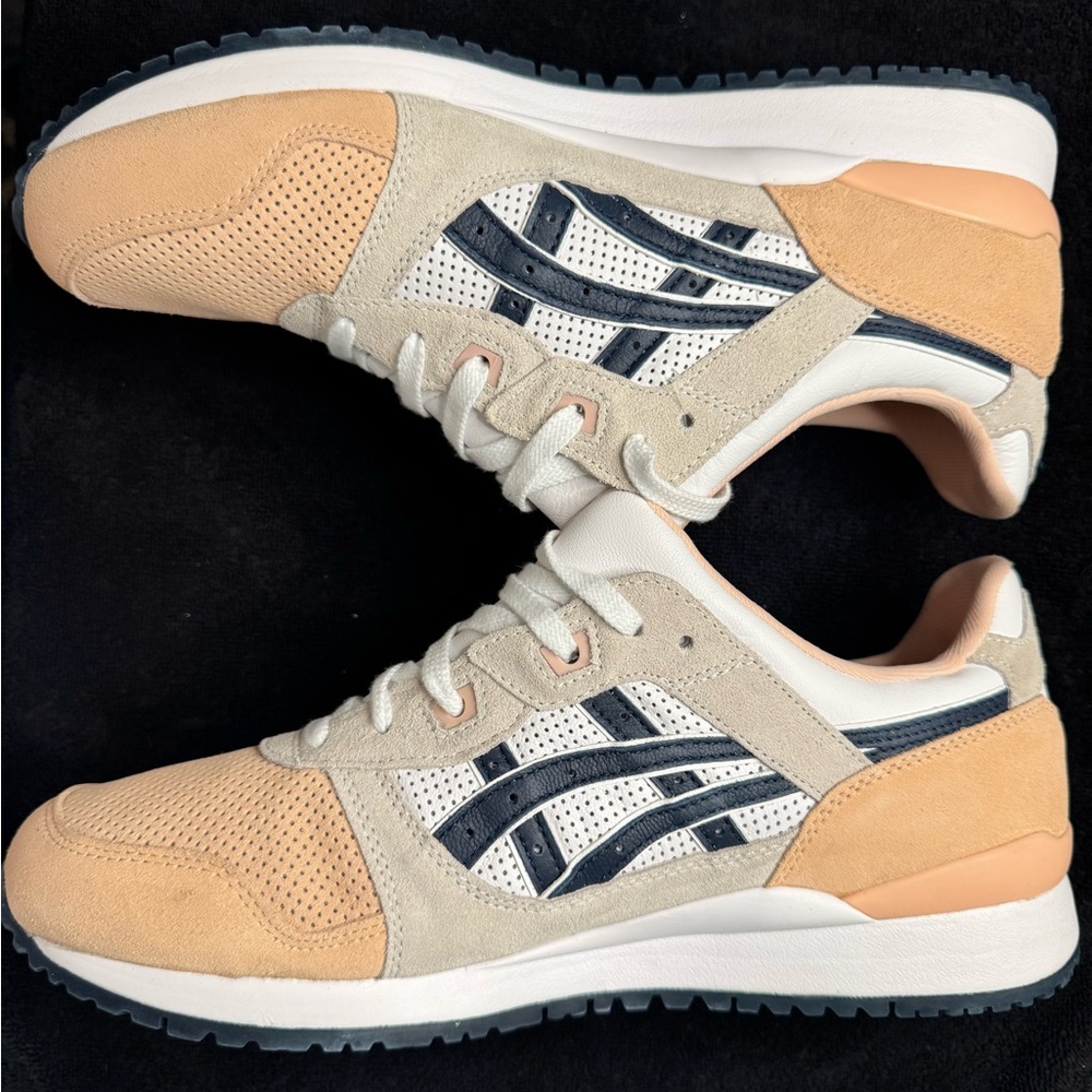 Asics Peach and Blue Athletic Shoes men’s size 11.5 new with no box